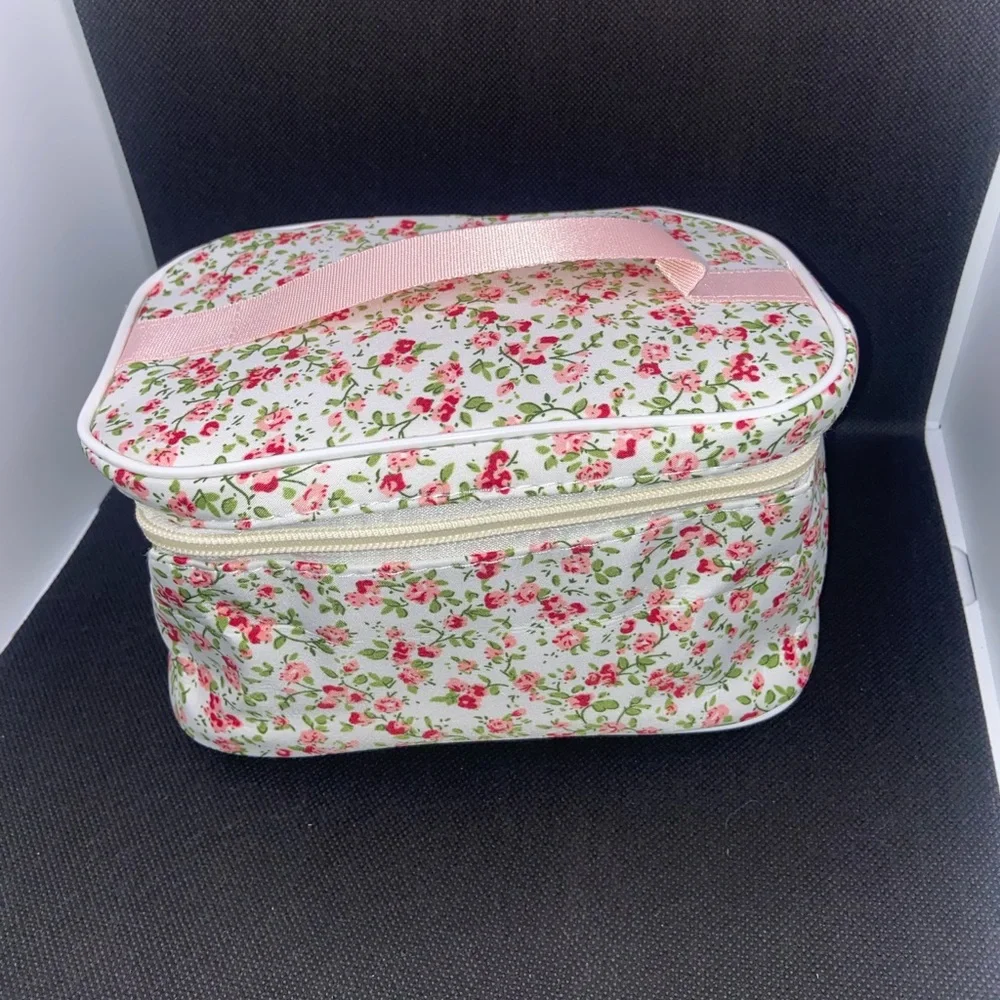 NIP Floral Cosmetic Bag with Pink Handle - Picture 4 of 8